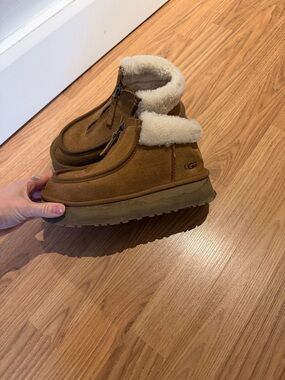 UGG women Chestnut Suede Shearling-Lined Zip Ankle Boot
